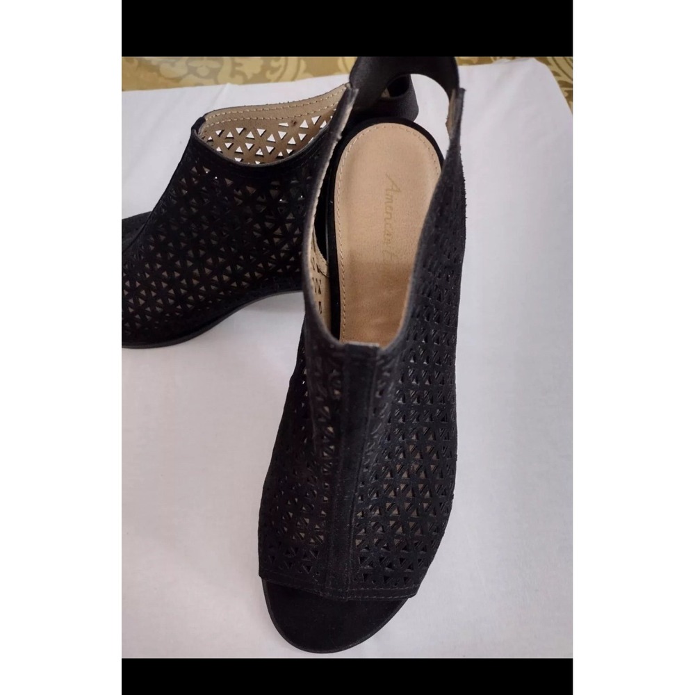 American Eagle heel sandal size 6.5